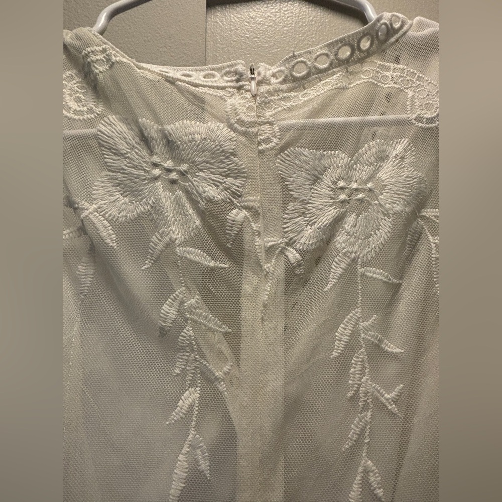 White Lace Dress - Picture 4 of 8